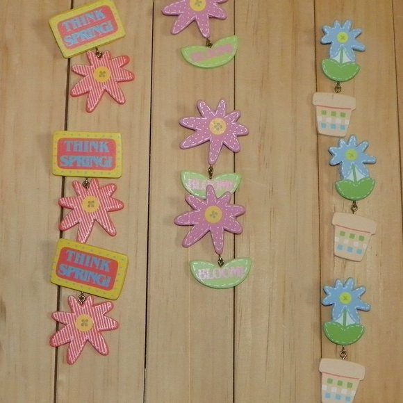 9 Spring Holiday Pins Gift - Picture 3 of 9